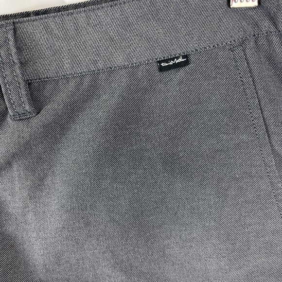 Travis Mathew Nylon-Blend Black & White Golf Short Men's Size 38 - Picture 2 of 9